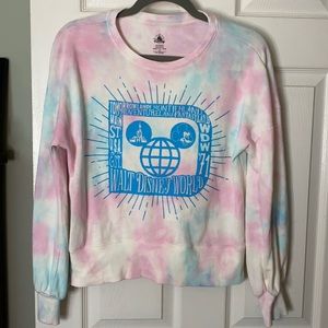 Walt Disney World long sleeve pullover